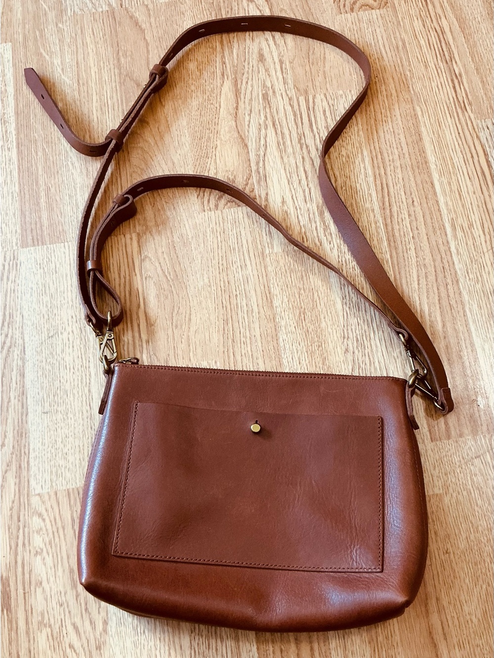 Madewell Transport Shoulder Crossbody Bag- Timeless Everyday Style- Leather- NWT